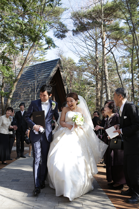 Party Report 軽井沢高原教会で結婚式 感動です ウェディングドレス レンタル Anela Clothing アーネラクロージング